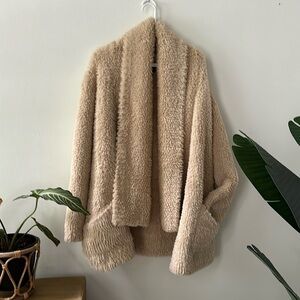 Guess sz M faux fur overcoat